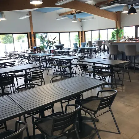 Kemping Mobil 6 Personnes Dans 5* *