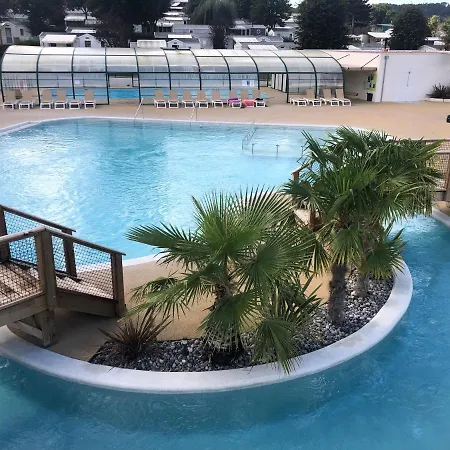 Mobil 6 Personnes Dans 5* Kamp alanı