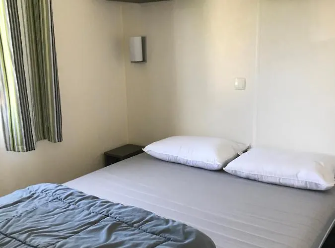 Κάμπινγκ Mobil 6 Personnes Dans 5*